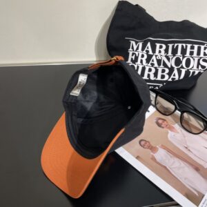 【AT2243】新バージョンのHERMÈS（エルメス）の最新のオリジナル野球帽、パッチワークH、通気性のあるキャンバス生地+ステンレス調整バックル、細部にこだわった、スタイリッシュなカッコいい品質は超素晴らしいです！