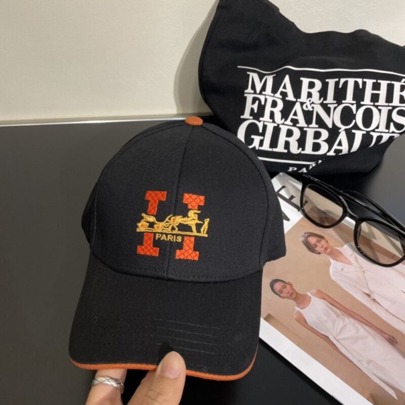 【AT2243】新バージョンのHERMÈS（エルメス）の最新のオリジナル野球帽、パッチワークH、通気性のあるキャンバス生地+ステンレス調整バックル、細部にこだわった、スタイリッシュなカッコいい品質は超素晴らしいです！