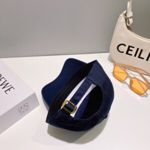 【AT2250】CELINE新作2024春夏シンプルなベースボールキャップは防塵バッグ付きです。新作が入荷しましたので、有名ブランドアイテムでコーディネートがしやすいです。お早めにゲットしてください！