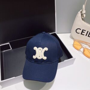 【AT2250】CELINE新作2024春夏シンプルなベースボールキャップは防塵バッグ付きです。新作が入荷しましたので、有名ブランドアイテムでコーディネートがしやすいです。お早めにゲットしてください！