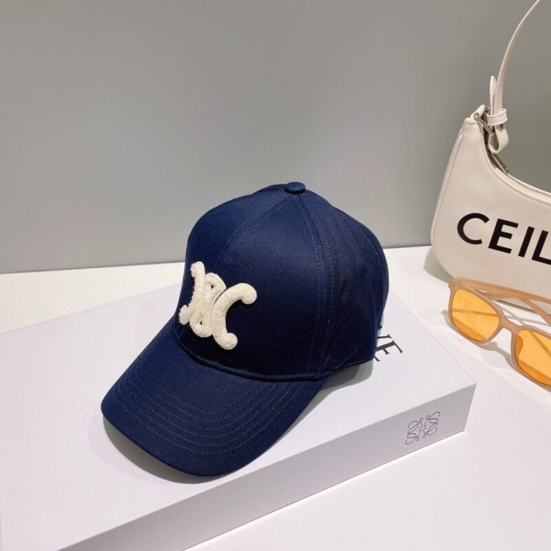 【AT2250】CELINE新作2024春夏シンプルなベースボールキャップは防塵バッグ付きです。新作が入荷しましたので、有名ブランドアイテムでコーディネートがしやすいです。お早めにゲットしてください！