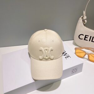 【AT2253】CELINEの2024年春夏コレクションからの新作シンプルなベースボールキャップをお手に入れてください！新作が入荷しました。大人気ブランドアイテムで、コーディネートしやすいアイテムです。お早めにGETしてください！