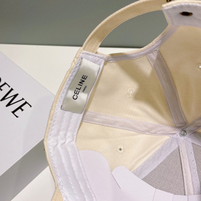【AT2253】CELINEの2024年春夏コレクションからの新作シンプルなベースボールキャップをお手に入れてください！新作が入荷しました。大人気ブランドアイテムで、コーディネートしやすいアイテムです。お早めにGETしてください！