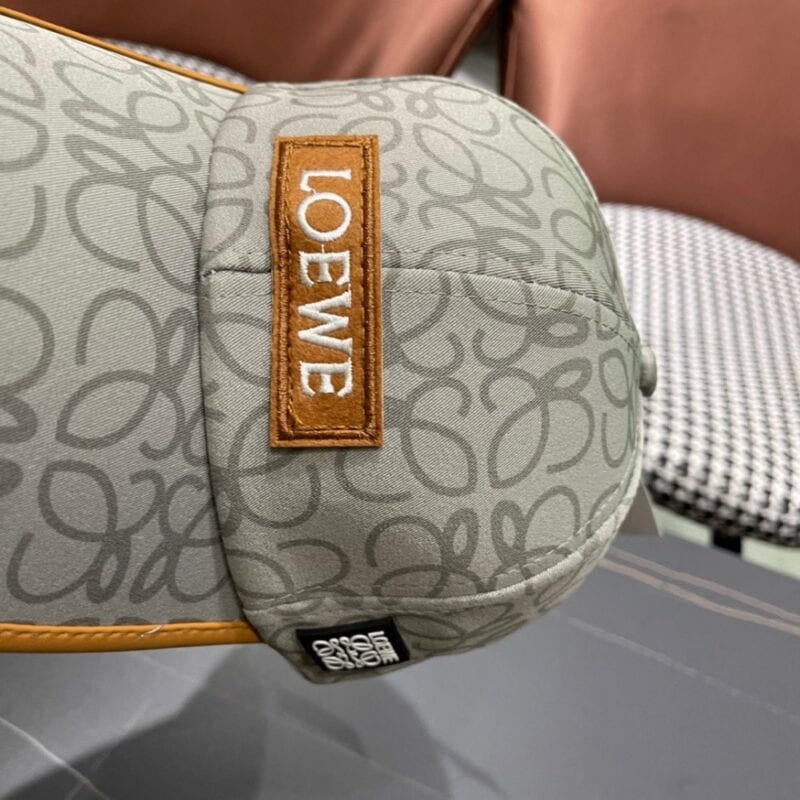 【AT2256】【LOEWEロエベ】2024新作のキャップ、専用店のクラシックモデル、男女兼用