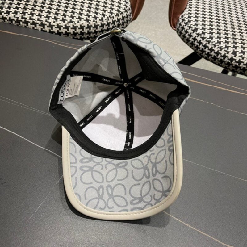 【AT2257】LOEWEロイヴ 2024年モデルのベースボールキャップ、店頭の定番商品、男女兼用