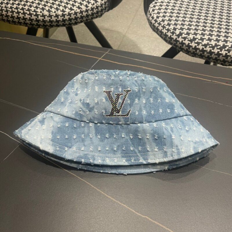 【AT2259】LV Louis Vuittonの公式ウェブサイトから出荷された、クラシックなデニムフィッシャーマン帽。非常にクラシックで、流行の復古的な美しさがあり、四季を通して使用できる、外出時に必須のアイテムです。顔を小さく見せる効果もあります。