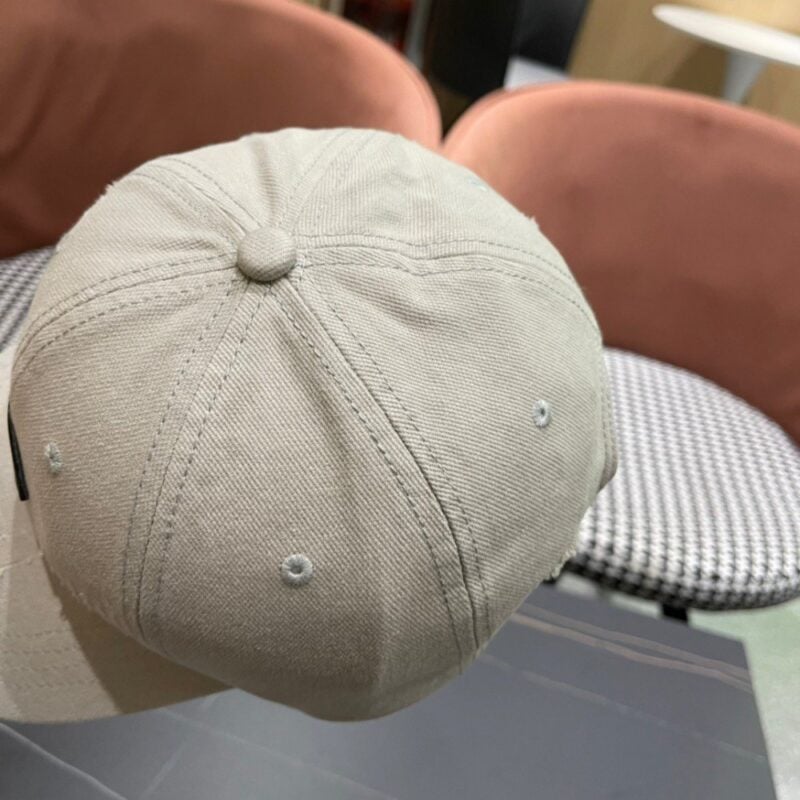 【AT2261】Prada プラダのトレンディな三角ロゴベースボールキャップはシンプルで格好いいです。男女兼用で超かっこいいストリートファッション。帽子の形も素晴らしいです。
