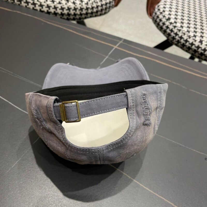 【AT2265】プラダ（Prada）のトレンディな三角ロゴ付きベースボールキャップはシンプルでかっこいいです~男女共用で超かっこいいファッションストリートスタイル。帽子の形が非常に良いです。