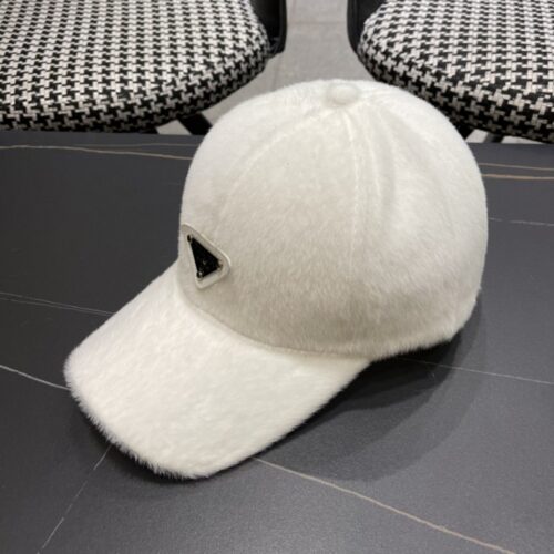 【AT2268】Prada プラダ2024の早秋冬新作ウールベースボールキャップ。デザイン感が非常に強く、頭の形に非常に適しており、あらゆる頭の形を修正できる、実力派の万能アイテム。