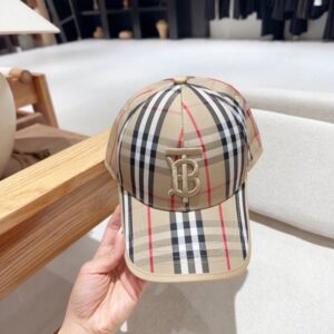 【AT2271】Burberry バーバリーの新しい春夏のカラーブロックベースボールキャップ🧢2024年の春夏のファッションアイテム！個性的なロゴ刺繍！男性でも女性でもファッション感が強い！クールな感じ！