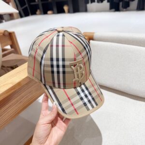 【AT2271】Burberry バーバリーの新しい春夏のカラーブロックベースボールキャップ🧢2024年の春夏のファッションアイテム！個性的なロゴ刺繍！男性でも女性でもファッション感が強い！クールな感じ！