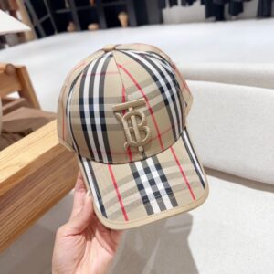 【AT2271】Burberry バーバリーの新しい春夏のカラーブロックベースボールキャップ🧢2024年の春夏のファッションアイテム！個性的なロゴ刺繍！男性でも女性でもファッション感が強い！クールな感じ！