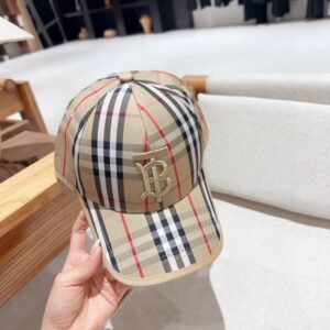 【AT2271】Burberry バーバリーの新しい春夏のカラーブロックベースボールキャップ🧢2024年の春夏のファッションアイテム！個性的なロゴ刺繍！男性でも女性でもファッション感が強い！クールな感じ！