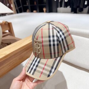 【AT2271】Burberry バーバリーの新しい春夏のカラーブロックベースボールキャップ🧢2024年の春夏のファッションアイテム！個性的なロゴ刺繍！男性でも女性でもファッション感が強い！クールな感じ！