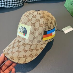 【AT2279】配箱布袋、Gucci(グッチ)の新作オリジナル野球帽、The North Face ノースフェイス刺繍！輸入帆布+上質な牛革で、人気の代行商品、男女兼用の万能アイテム、品質は抜群！基本的なヘッドサイズは56で、パッチ調整可能。