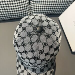 【AT2288】配ボックスバッグ、バレンシアガ（Balenciaga）の新作オリジナル野球帽。キャンバス生地+牛革、純綿裏地で軽量で通気性があり、シンプルで上品！基本的なヘッドサイズは56で、調節可能なパッチがついており、男女ともに使用可能で、四季に必須！