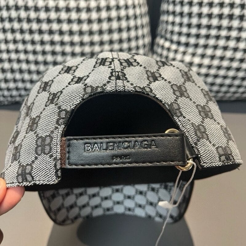 【AT2288】配ボックスバッグ、バレンシアガ（Balenciaga）の新作オリジナル野球帽。キャンバス生地+牛革、純綿裏地で軽量で通気性があり、シンプルで上品！基本的なヘッドサイズは56で、調節可能なパッチがついており、男女ともに使用可能で、四季に必須！