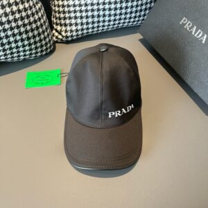 【AT2289】Prada（プラダ）の新作オリジナル野球帽、刺繍ロゴ、純粋な綿生地＋上質な牛革、軽量で通気性抜群！クオリティは最高で、基本的なヘッドサイズは56、パッチ調整可能です。