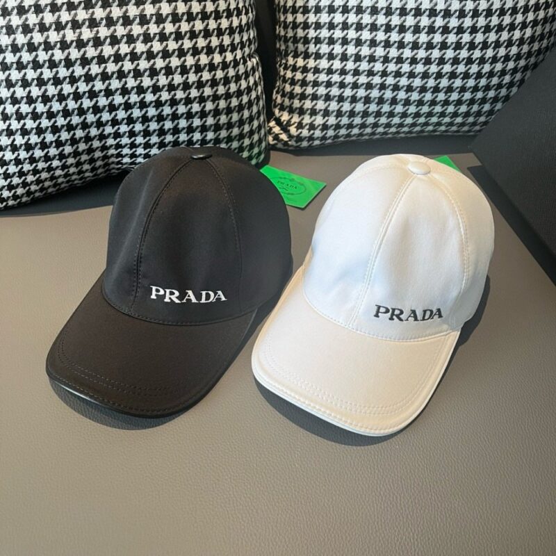 【AT2289】Prada（プラダ）の新作オリジナル野球帽、刺繍ロゴ、純粋な綿生地＋上質な牛革、軽量で通気性抜群！クオリティは最高で、基本的なヘッドサイズは56、パッチ調整可能です。