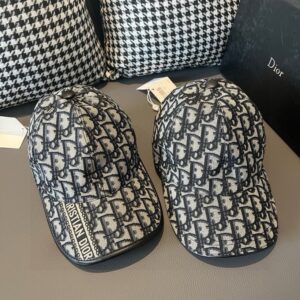 【AT2291】ボックス付きの布袋、新しいDiorのオリジナル野球帽、Diorのモノグラム柄、レトロな雰囲気たっぷりの人気商品、店頭完売中、キャンバス素材+上質な牛革、純綿裏地、軽量通気性抜群！質の良さは抜群で、基本の頭周り56、パッチが調節可能です。