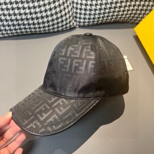 【AT2293】ボックスと布袋に同梱されたFendi（フェンディ）のクラシックなオリジナルベースボールキャップ、ダブルF、専門店の常時ベストセラー商品、口コミが非常に高評価です、ジャガードサテン生地+最上級牛革、軽量で通気性があります！品質は最高で、基本的なヘッドサイズは56、パッチは調整可能です。写真のアイテムは必ず人気商品となります！