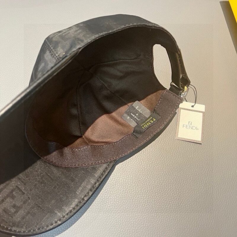 【AT2293】ボックスと布袋に同梱されたFendi（フェンディ）のクラシックなオリジナルベースボールキャップ、ダブルF、専門店の常時ベストセラー商品、口コミが非常に高評価です、ジャガードサテン生地+最上級牛革、軽量で通気性があります！品質は最高で、基本的なヘッドサイズは56、パッチは調整可能です。写真のアイテムは必ず人気商品となります！