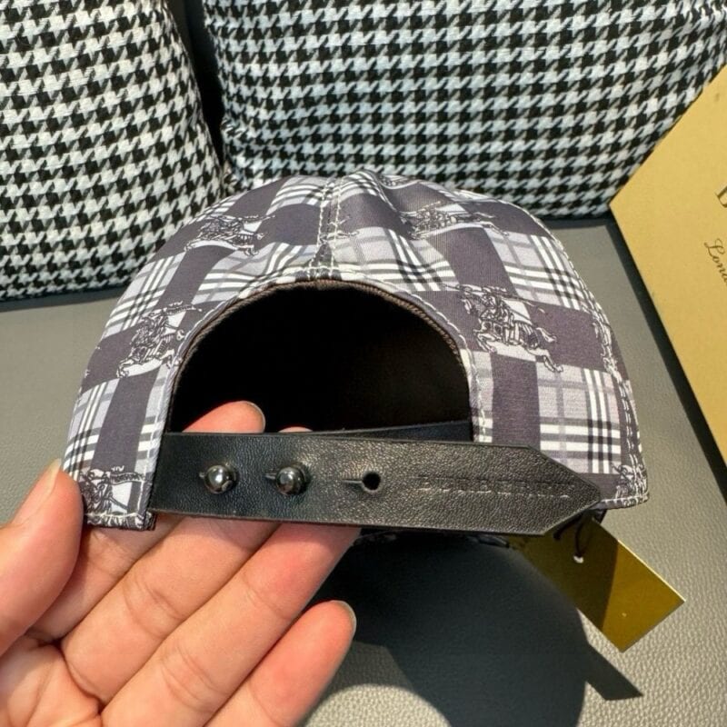 【AT2294】Burberry パッケージング用の布袋、バーバリーのオリジナルベースボールキャップ、チェック柄、シルク生地+上質な牛革、軽量で通気性があります！実物撮影、男女兼用。