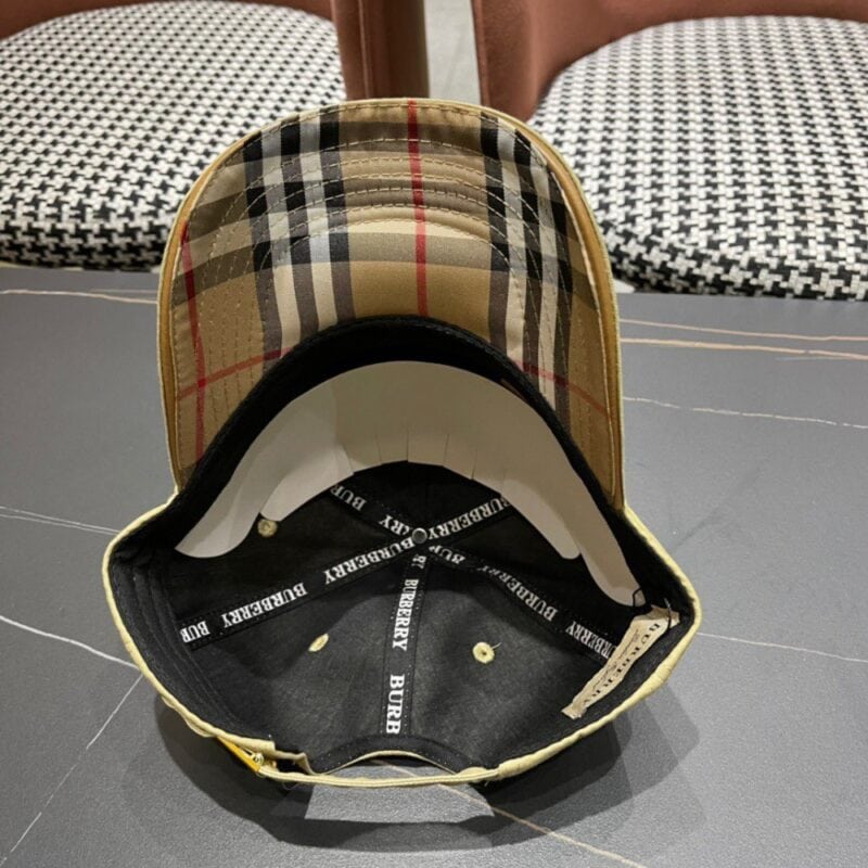 【AT2300】Burberry(バーバリー)のクラシックなオフィシャルウェブサイトで新しいクラシックなベースボールキャップ、シンプルかつ時代を超えたスタイル、男女兼用！高品質、贅沢な品質をお楽しみください！