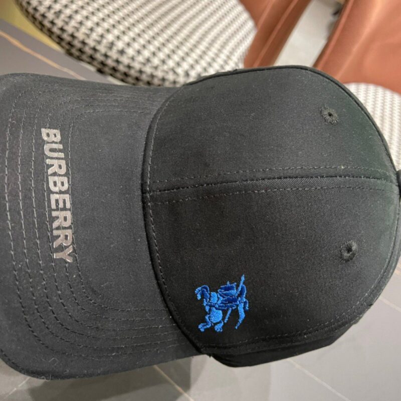 【AT2301】Burberryバーバリーのクラシックベースボールキャップ、シンプルで最先端のスタイル、男女兼用！高品質、品質を堪能！