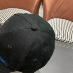 【AT2301】Burberryバーバリーのクラシックベースボールキャップ、シンプルで最先端のスタイル、男女兼用！高品質、品質を堪能！