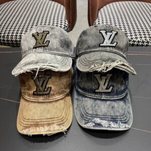 【AT2302】LV (Louis Vuitton) LV（ルイ・ヴィトン）の新しいデニムベースボールキャップは、品質が非常に素晴らしく、基本的なヘッドサイズは56で、ベルクロで調整が可能です。