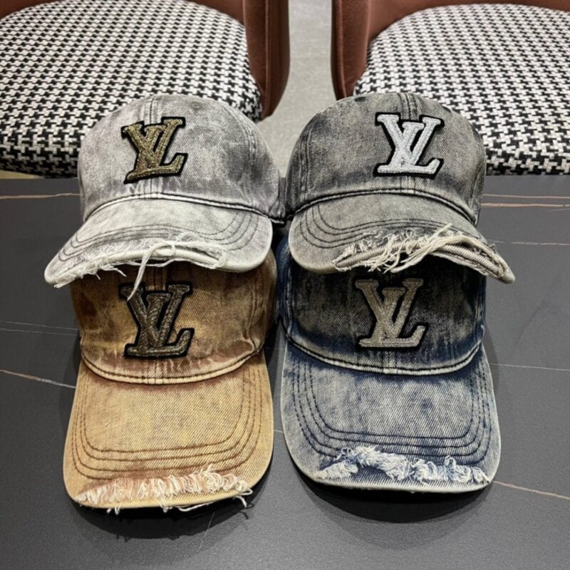 【AT2302】LV (Louis Vuitton) LV（ルイ・ヴィトン）の新しいデニムベースボールキャップは、品質が非常に素晴らしく、基本的なヘッドサイズは56で、ベルクロで調整が可能です。