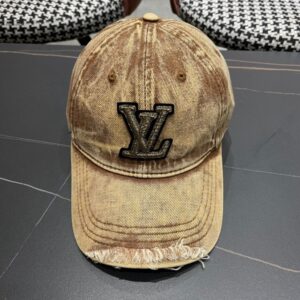 【AT2302】LV (Louis Vuitton) LV（ルイ・ヴィトン）の新しいデニムベースボールキャップは、品質が非常に素晴らしく、基本的なヘッドサイズは56で、ベルクロで調整が可能です。