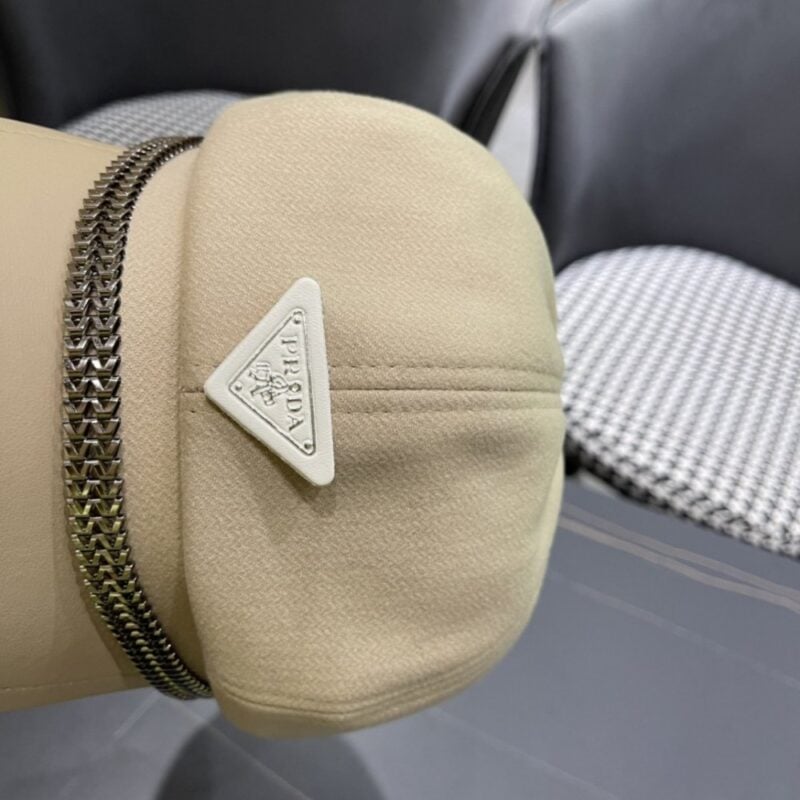 【AT2312】Prada プラダ2024年の早秋のベレー帽の新作が入荷され、ブランド品の大人気アイテムで、旅行や街歩きの必需品です。