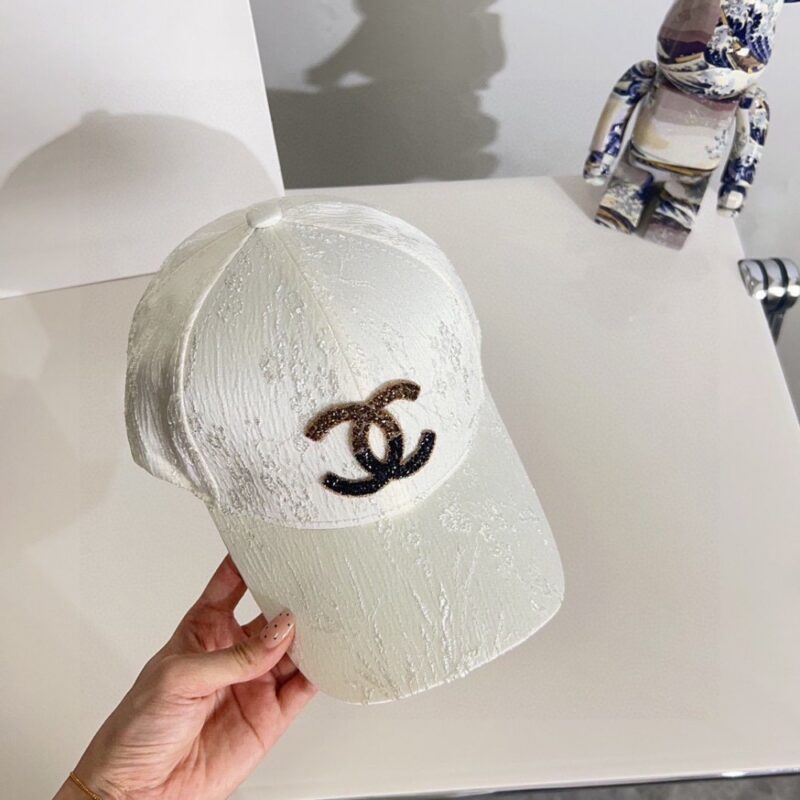【AT2317】【CHANELシャネル】💛防塵袋付き。 2024年新作の新中華風野球帽。店頭で人気のあるデザインで、男女ともにご使用いただけます。