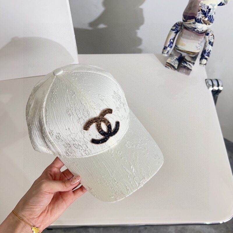 【AT2317】【CHANELシャネル】💛防塵袋付き。 2024年新作の新中華風野球帽。店頭で人気のあるデザインで、男女ともにご使用いただけます。