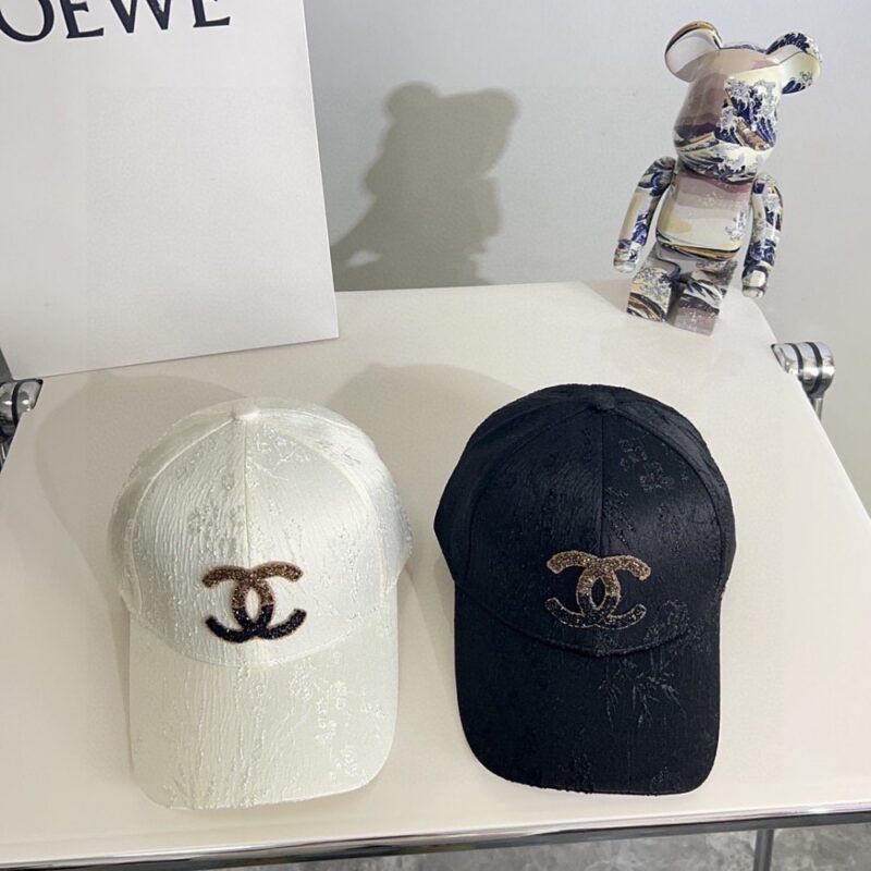【AT2317】【CHANELシャネル】💛防塵袋付き。 2024年新作の新中華風野球帽。店頭で人気のあるデザインで、男女ともにご使用いただけます。