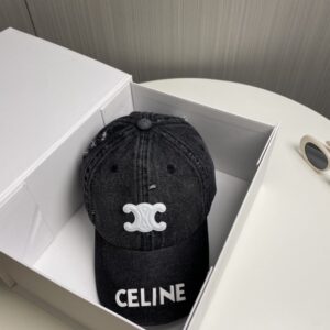 【AT2319】CELINEの新しいデニムベースボールキャップは、街中で必須アイテムです。このアイテムは、コーディネートに最適です。お早めに手に入れてください！