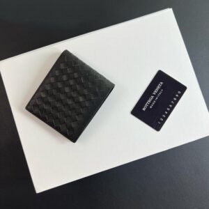 【AT2321】Bottega Veneta 原厂の仔牛革（内蔵されたシャネルの香水袋）Baodi Jia BVメンズウォレットウォレットメンズバッグ、写真は実物を撮影したものです、実際の良質を確実にします、輸入仔牛革を使用し、高級ハードウェアを使用し、彼がストリートに出かけるのに最適な男性には必須のアイテムです🔥（短財布）ギフトボックス付き