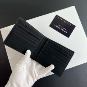 【AT2321】Bottega Veneta 原厂の仔牛革（内蔵されたシャネルの香水袋）Baodi Jia BVメンズウォレットウォレットメンズバッグ、写真は実物を撮影したものです、実際の良質を確実にします、輸入仔牛革を使用し、高級ハードウェアを使用し、彼がストリートに出かけるのに最適な男性には必須のアイテムです🔥（短財布）ギフトボックス付き