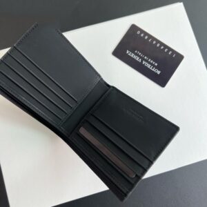 【AT2321】Bottega Veneta 原厂の仔牛革（内蔵されたシャネルの香水袋）Baodi Jia BVメンズウォレットウォレットメンズバッグ、写真は実物を撮影したものです、実際の良質を確実にします、輸入仔牛革を使用し、高級ハードウェアを使用し、彼がストリートに出かけるのに最適な男性には必須のアイテムです🔥（短財布）ギフトボックス付き