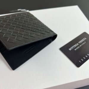 【AT2321】Bottega Veneta 原厂の仔牛革（内蔵されたシャネルの香水袋）Baodi Jia BVメンズウォレットウォレットメンズバッグ、写真は実物を撮影したものです、実際の良質を確実にします、輸入仔牛革を使用し、高級ハードウェアを使用し、彼がストリートに出かけるのに最適な男性には必須のアイテムです🔥（短財布）ギフトボックス付き