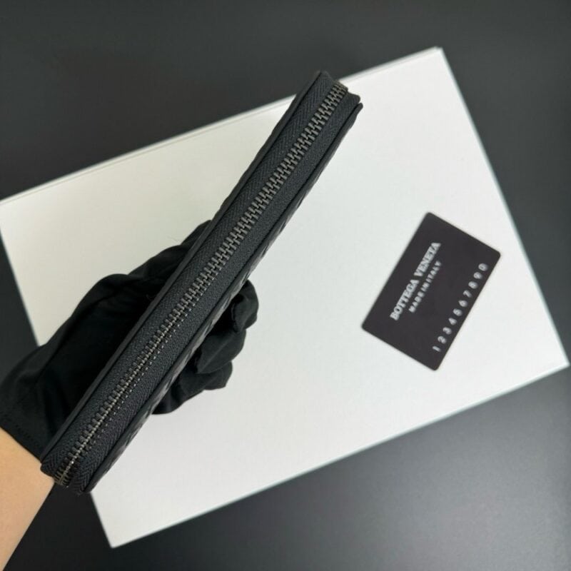 【AT2323】Bottega Venetaの財布は、輸入ワックス牛革を使用しており、純粋な手編みの素材は使うほど柔らかく滑らかで繊細になります。