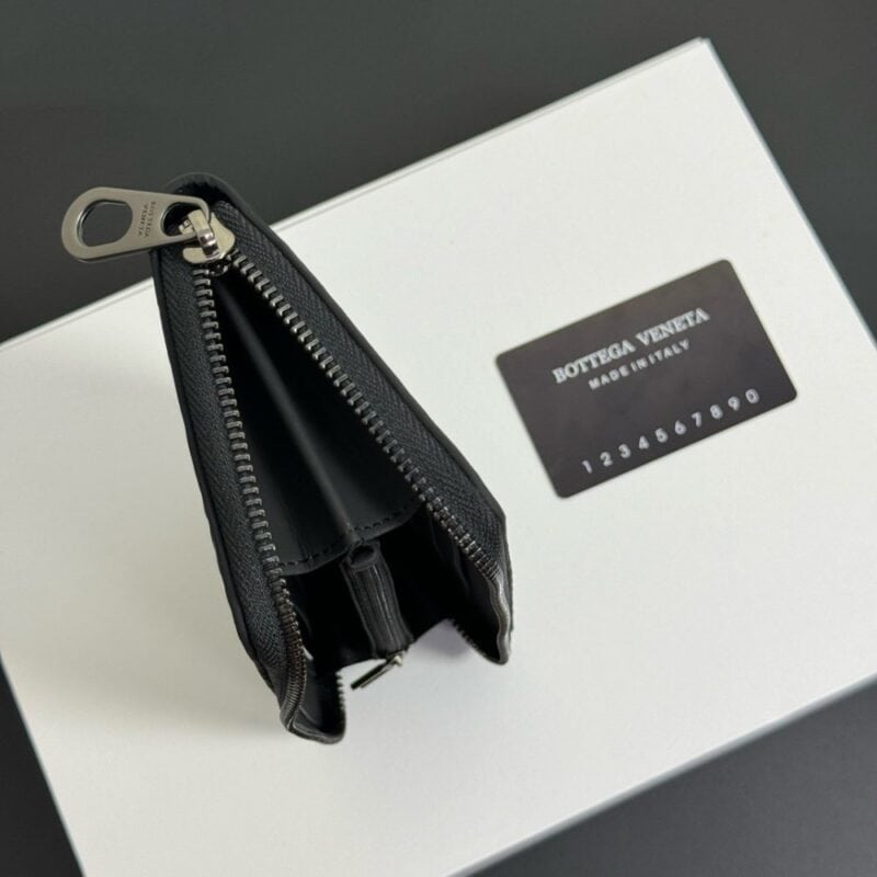 【AT2323】Bottega Venetaの財布は、輸入ワックス牛革を使用しており、純粋な手編みの素材は使うほど柔らかく滑らかで繊細になります。
