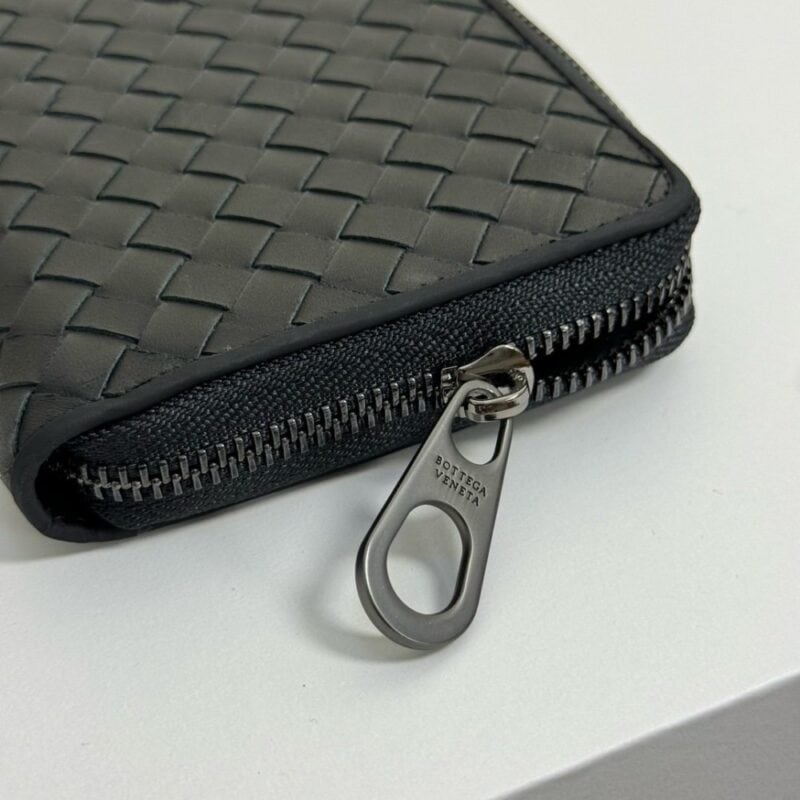 【AT2323】Bottega Venetaの財布は、輸入ワックス牛革を使用しており、純粋な手編みの素材は使うほど柔らかく滑らかで繊細になります。