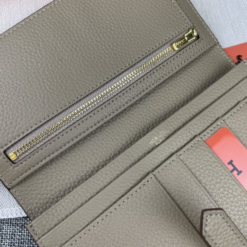 【AT2328】Hermes エルメスのレディース新作モノクロームレザー内ポケット付き立て型財布