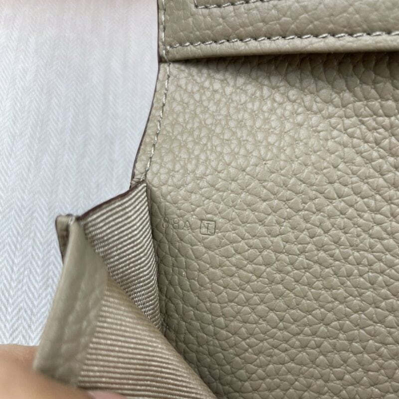 【AT2328】Hermes エルメスのレディース新作モノクロームレザー内ポケット付き立て型財布