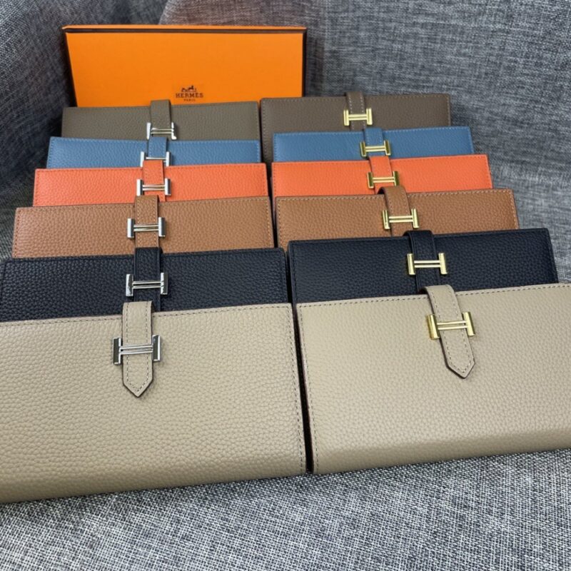 【AT2328】Hermes エルメスのレディース新作モノクロームレザー内ポケット付き立て型財布