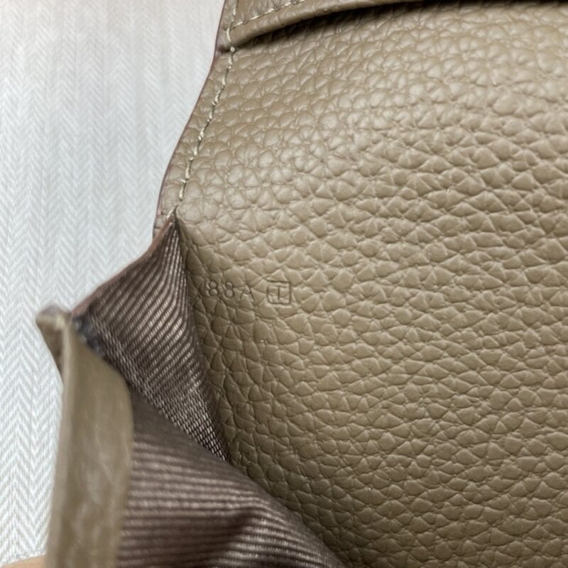 【AT2331】Hermes エルメスレディースの新しい単色レザー内側のジッパーポケット式ウォレット