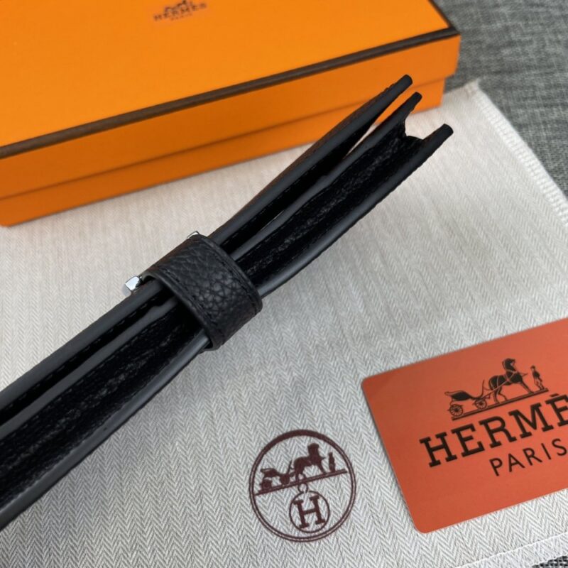 【AT2334】Hermesのエルメスレディース新モデルの単色革製の内側にジッパーポケット付きの縦型財布